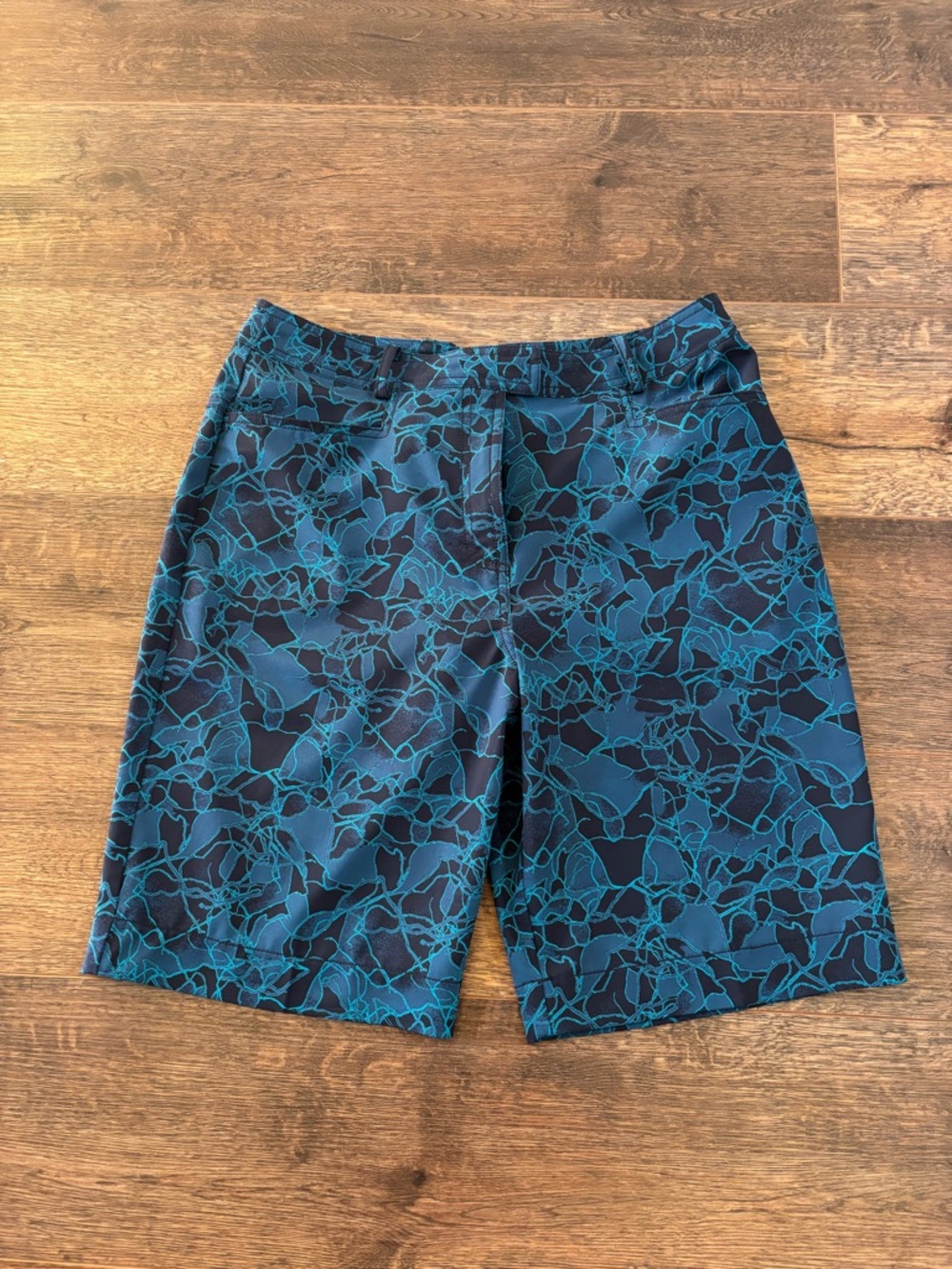 Nike Womens Dry Fit Golf Shorts Size 6 Blue/Black Pattern